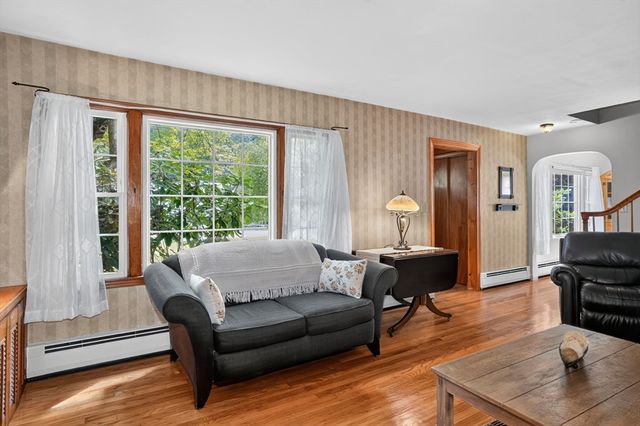 141 Holliston St, Medway, MA 02053