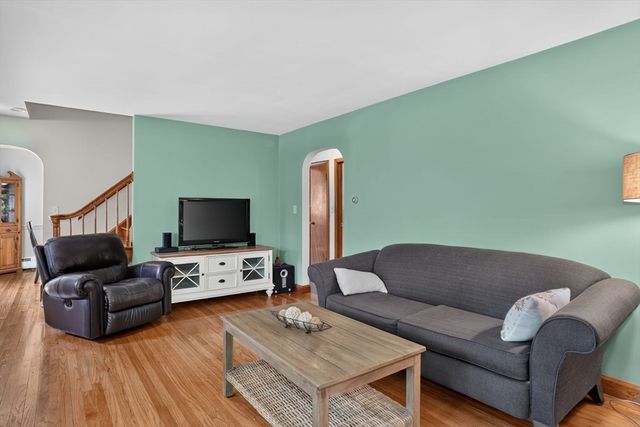 141 Holliston St, Medway, MA 02053