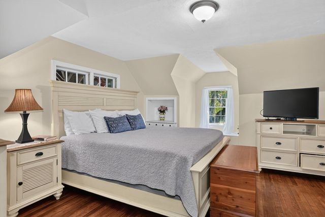 141 Holliston St, Medway, MA 02053
