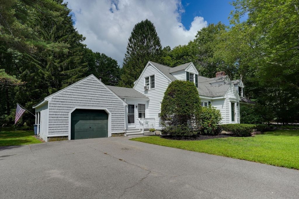 141 Holliston St, Medway, MA 02053
