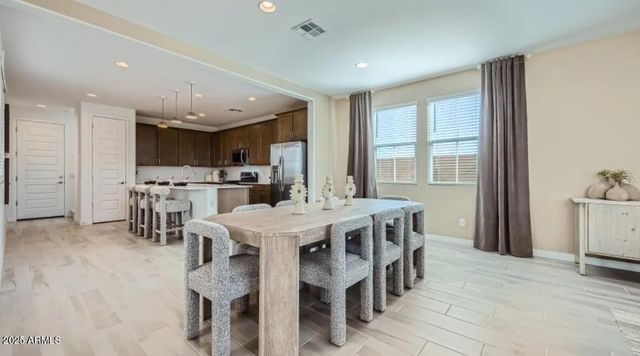 10112 E ULYSSES Avenue, Mesa, AZ 85212