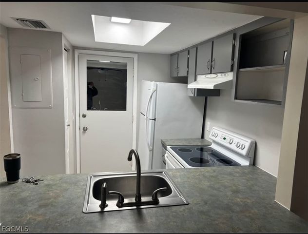 3401 New South Province BLVD 2, Fort Myers, FL 33907