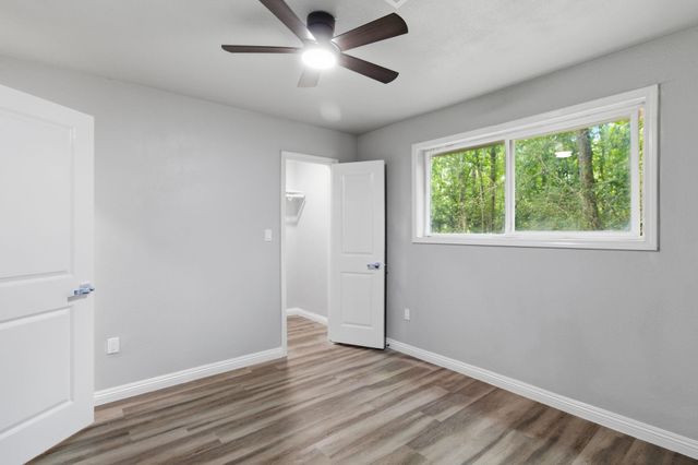 1910 Riverwood Trail, Spring, TX 77386