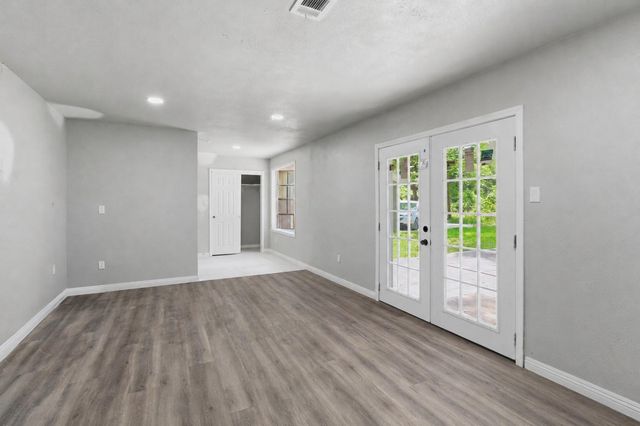 1910 Riverwood Trail, Spring, TX 77386
