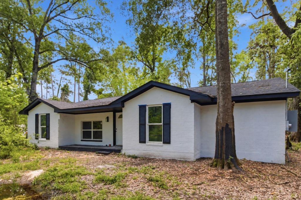 1910 Riverwood Trail, Spring, TX 77386