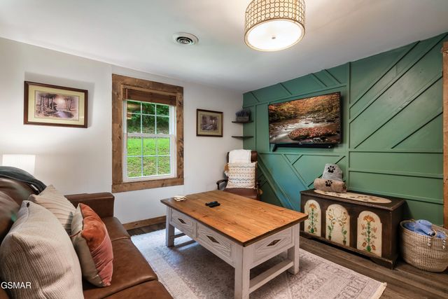 732 Hardin Lane, Sevierville, TN 37862