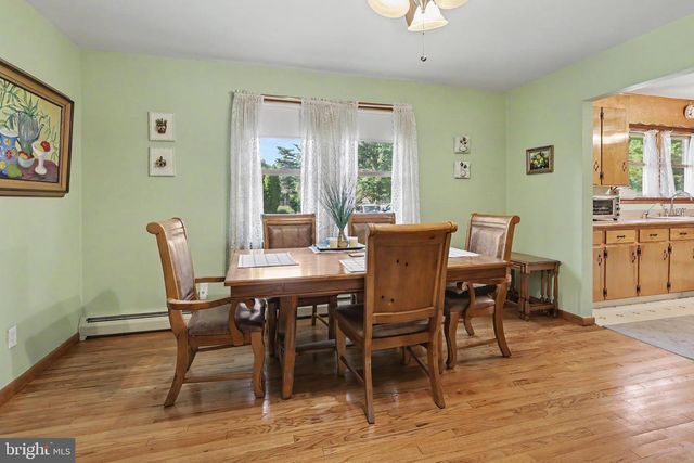 2048 BUSTLETON RD, Burlington, NJ 08016