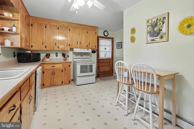 2048 BUSTLETON RD, Burlington, NJ 08016