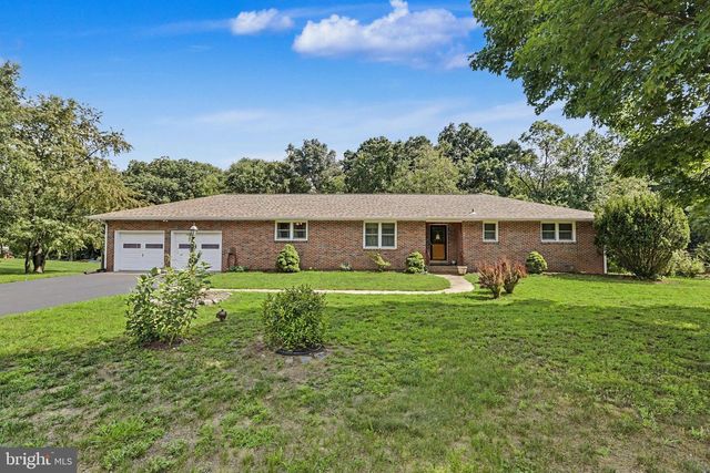 2048 BUSTLETON RD, Burlington, NJ 08016