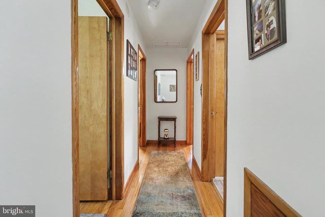2048 BUSTLETON RD, Burlington, NJ 08016