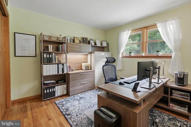 2048 BUSTLETON RD, Burlington, NJ 08016