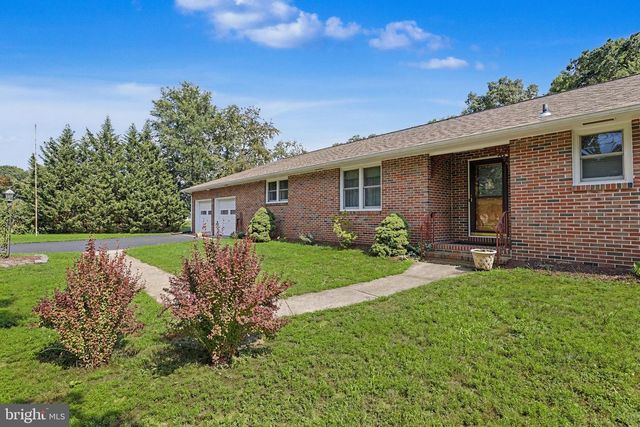 2048 BUSTLETON RD, Burlington, NJ 08016
