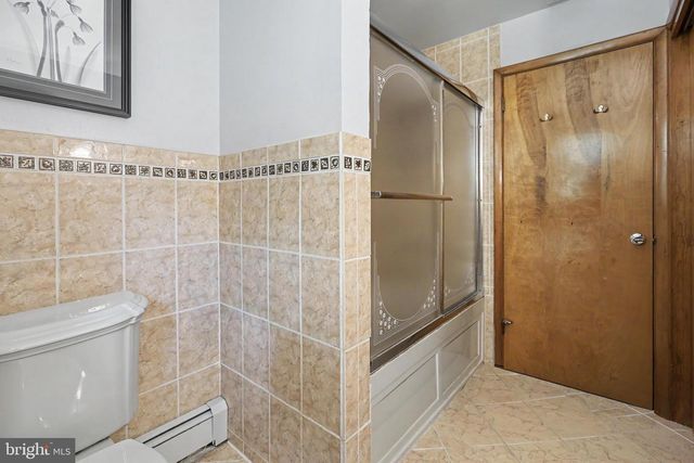 2048 BUSTLETON RD, Burlington, NJ 08016