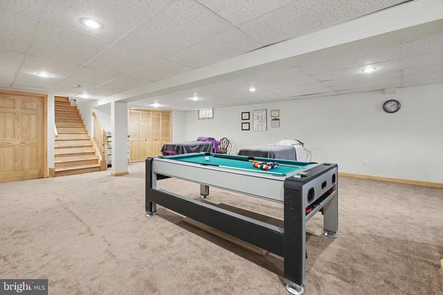 2048 BUSTLETON RD, Burlington, NJ 08016