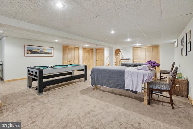 2048 BUSTLETON RD, Burlington, NJ 08016