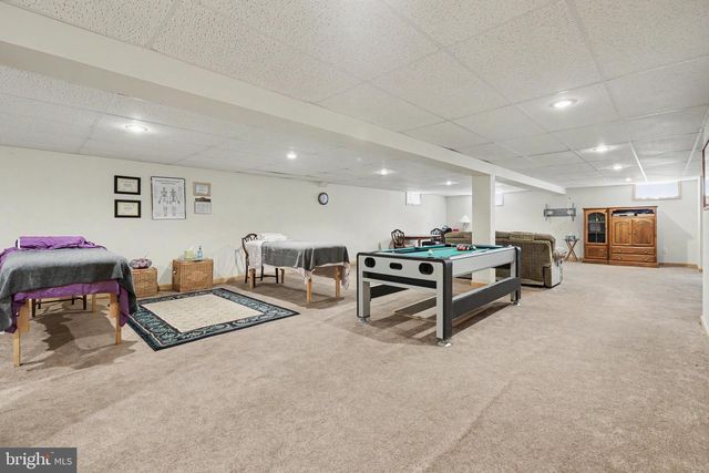 2048 BUSTLETON RD, Burlington, NJ 08016