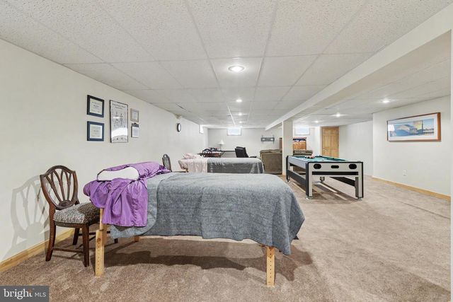 2048 BUSTLETON RD, Burlington, NJ 08016