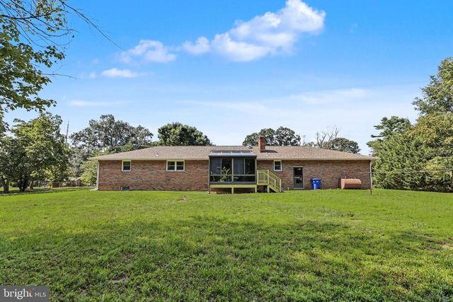 2048 BUSTLETON RD, Burlington, NJ 08016