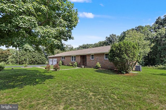 2048 BUSTLETON RD, Burlington, NJ 08016