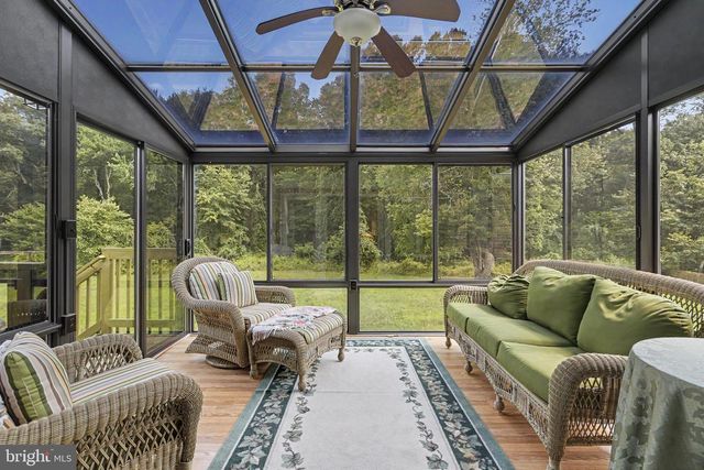 2048 BUSTLETON RD, Burlington, NJ 08016