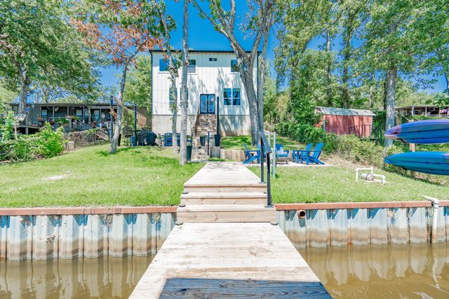 202 Sunray Street, Mabank, TX 75156