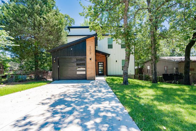 202 Sunray Street, Mabank, TX 75156