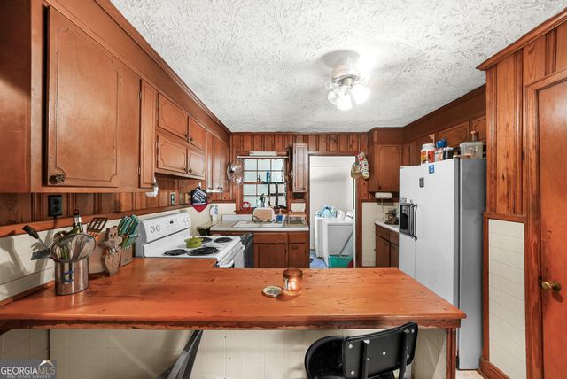 195 Hood Avenue, Fayetteville, GA 30214