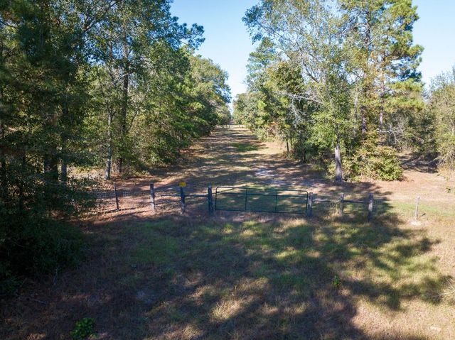 80 Rosenwall Road, Huntsville, TX 77320