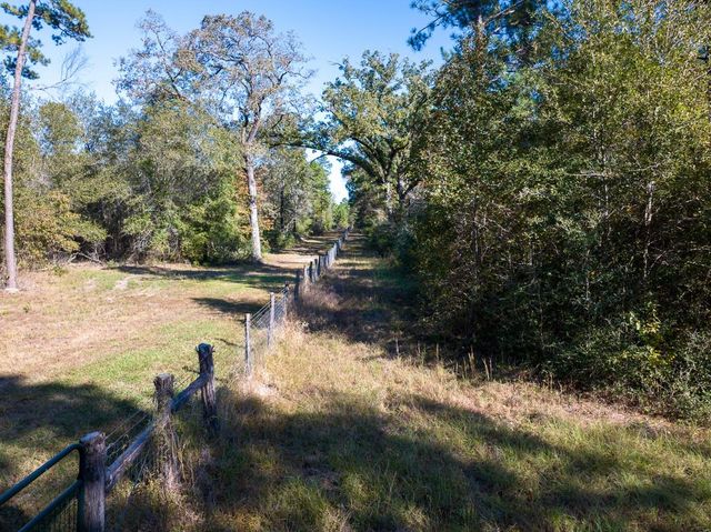 80 Rosenwall Road, Huntsville, TX 77320