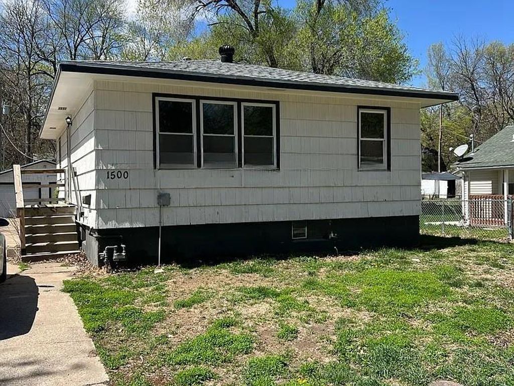 1500 S Logan Street, Independence, MO 64055