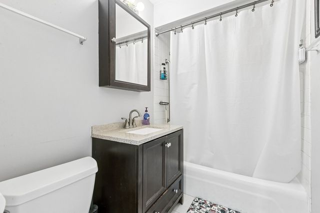7449 Washington Street 403, Forest Park, IL 60130