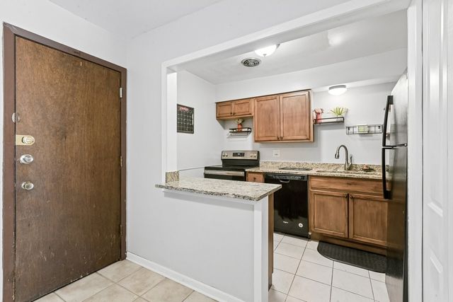 7449 Washington Street 403, Forest Park, IL 60130