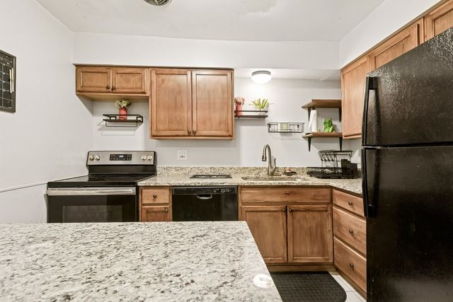 7449 Washington Street 403, Forest Park, IL 60130