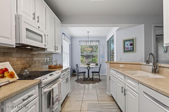 8573 LITTLE SWIFT Circle 31B, Jacksonville, FL 32256