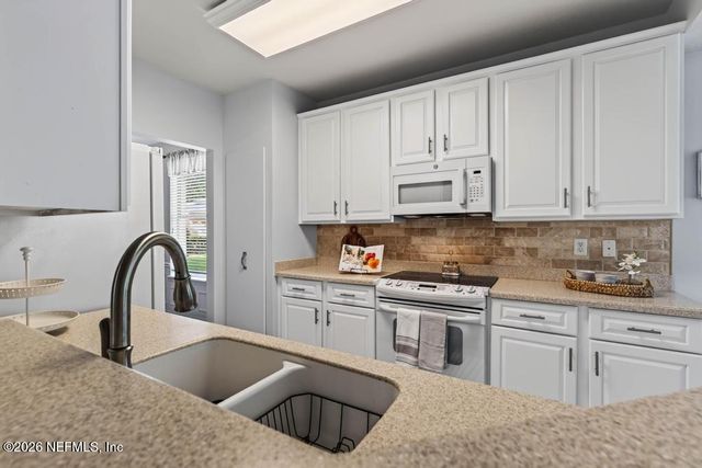 8573 LITTLE SWIFT Circle 31B, Jacksonville, FL 32256