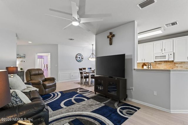 8573 LITTLE SWIFT Circle 31B, Jacksonville, FL 32256