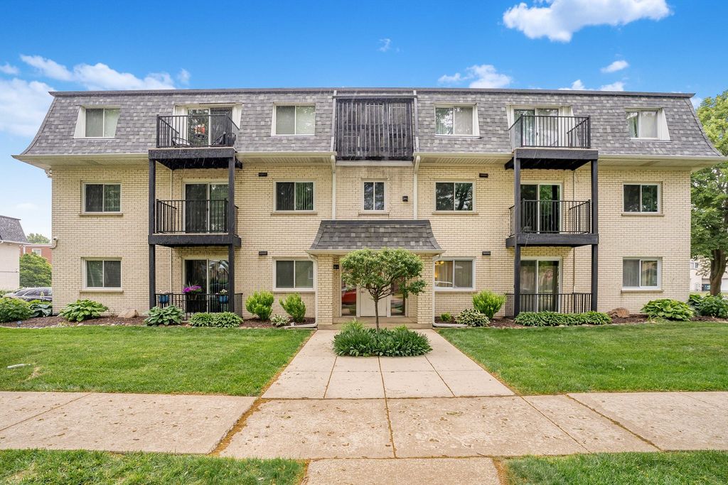 9661 S Karlov Avenue 102, Oak Lawn, IL 60453 — exterior