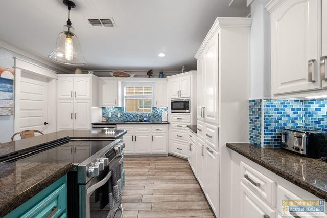 204 W Mesquite St., South Padre Island, TX 78597