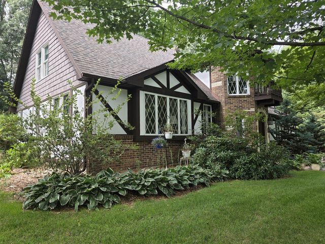 5163 Burning Tree Road, Kalamazoo, MI 49009