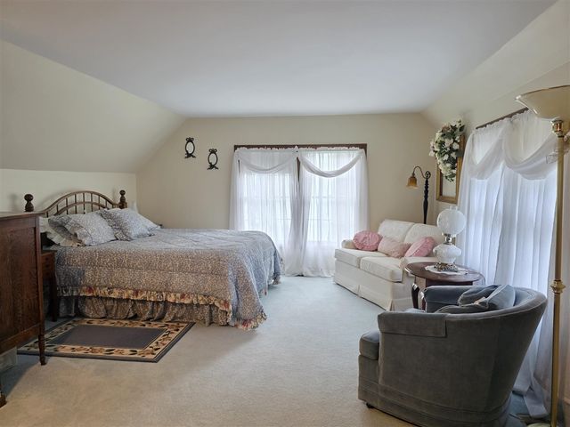5163 Burning Tree Road, Kalamazoo, MI 49009