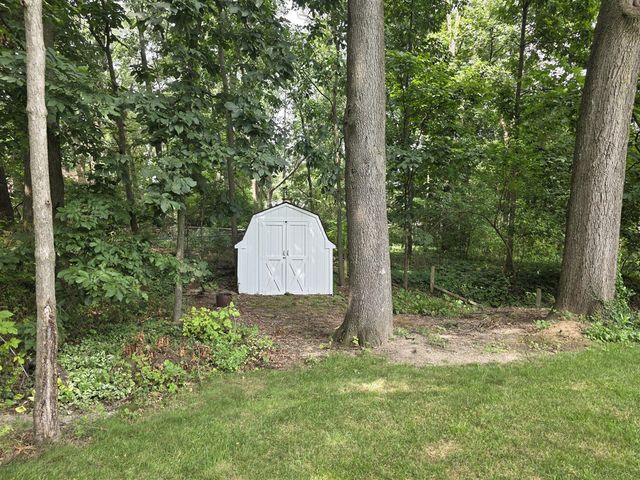 5163 Burning Tree Road, Kalamazoo, MI 49009
