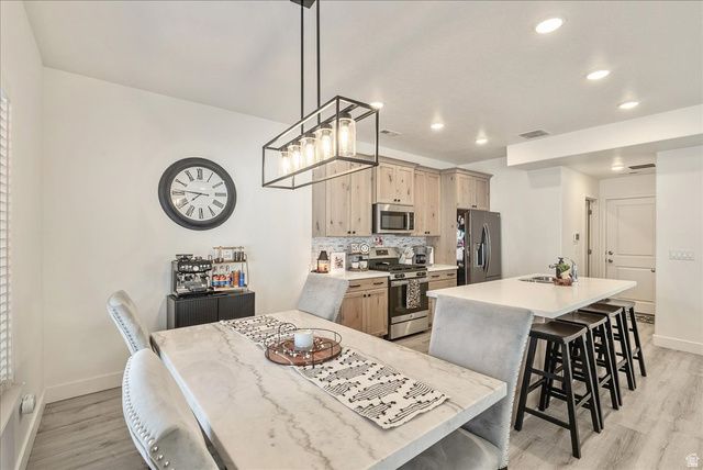 4252 W ANASAZI PARK CT, Riverton, UT 84096