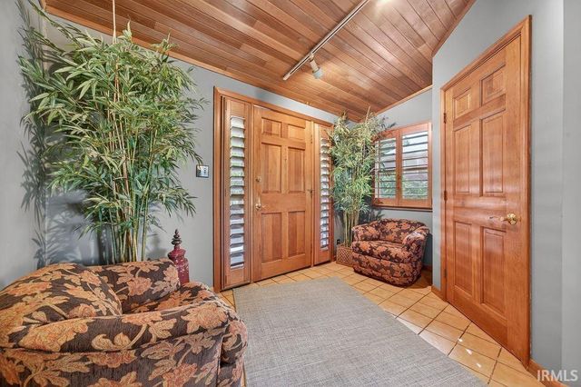 2160 S Ridgeview Road, Logansport, IN 46947