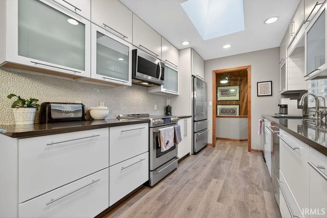 2160 S Ridgeview Road, Logansport, IN 46947