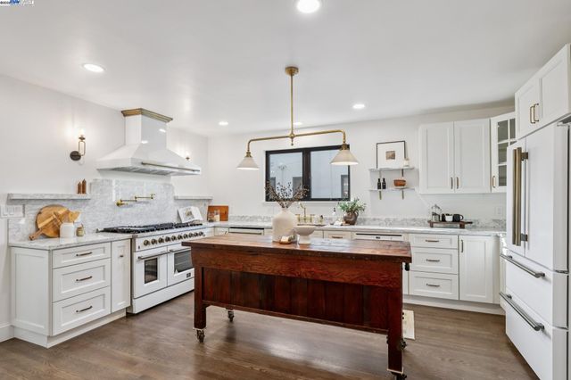 1728 Cambridge Dr, Alameda, CA 94501