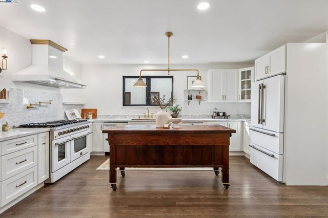 1728 Cambridge Dr, Alameda, CA 94501