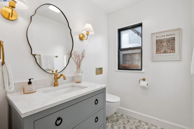 1728 Cambridge Dr, Alameda, CA 94501