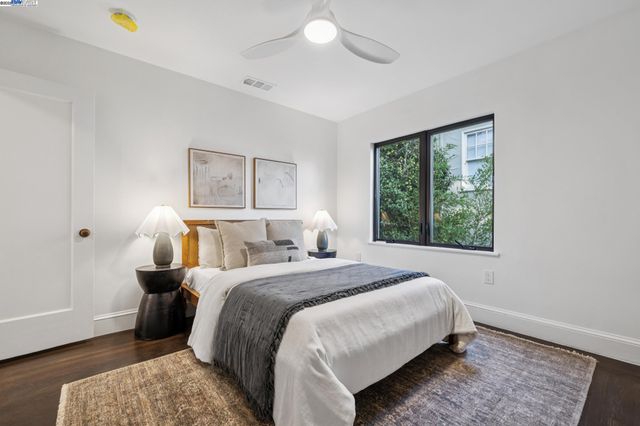 1728 Cambridge Dr, Alameda, CA 94501