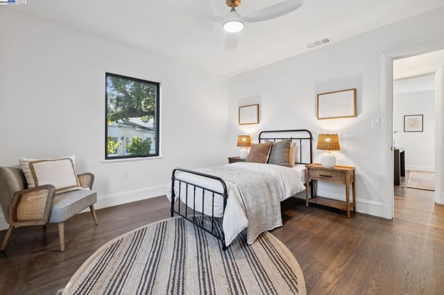 1728 Cambridge Dr, Alameda, CA 94501