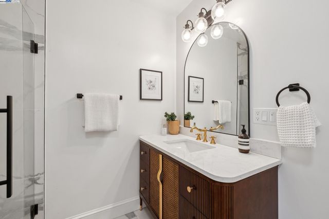 1728 Cambridge Dr, Alameda, CA 94501